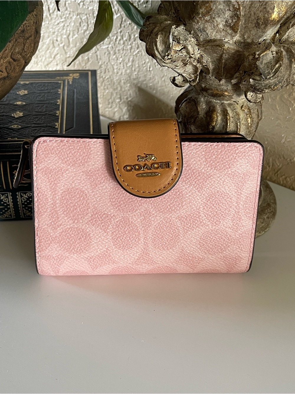 NWOT Coach Medium Corner Zip Wallet in Powder Pink